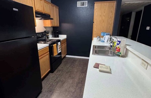 Midlothian House | Western PacMan | 2bd 2bth | 2 min Bella Woods