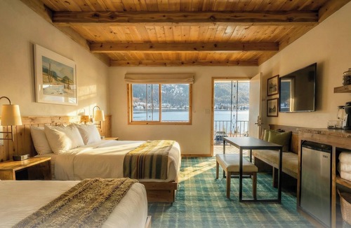 Grand Lake Hotel | Western Riviera Lakeside Lodging