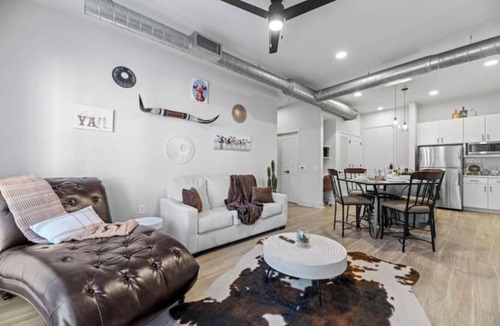 Dallas Design District Apartment | Western Saloon 2BR 4Bed Prime Location