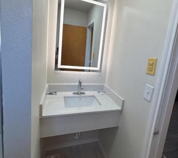 Clarendon Hotel | western skies motel