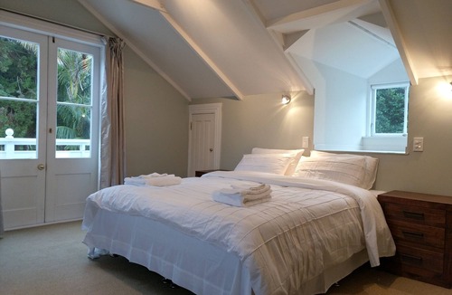 Kingsland House | Western Springs Villa