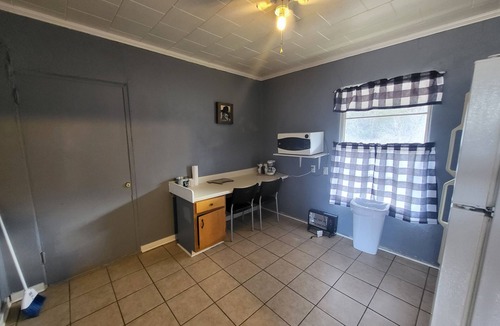 Buchanan Dam Cabin | Western Suite