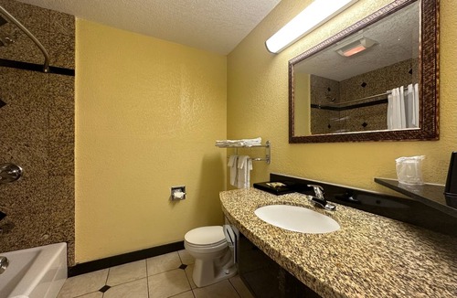 Willits Hotel | Western Village Inn