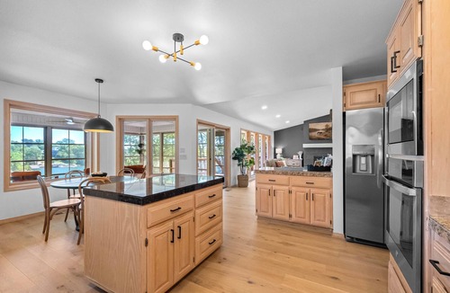 Bella Vista House | Western Waters: Lake Front > Boat Dock > Game Room > Fire Pit