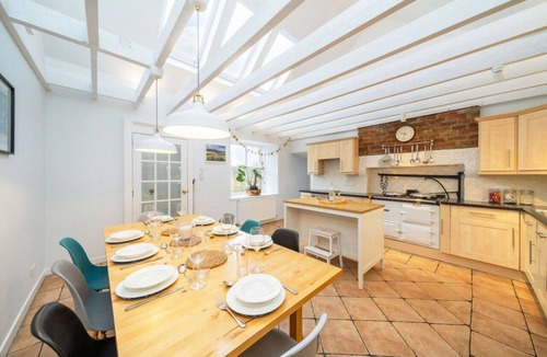 Huntly House | Westerpark Countryside Cottage