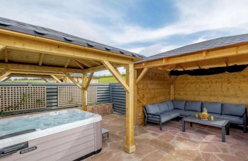 Alexandria Cabin | Westertonhill Lodges - Private Hot Tub Hire Available