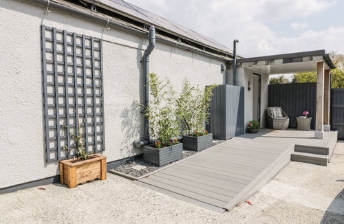 Launceston Cottage | WESTFIELDS, with a garden in Launceston