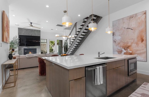 Greenway Plaza-Upper Kirby House | Westgate Luxe Stay