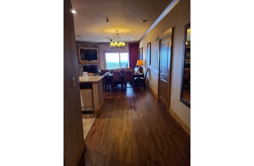 Gatlinburg Apartment | Westgate Smoky Mountain Resort & Water Park Suite 03