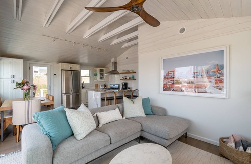 West Hampton Dunes House | Westhampton Beach Dune Dog on the Bay Steps From the Ocean