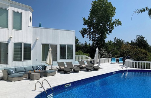 Westhampton House | Westhampton - Bayview, Heated Pool, Private Dock - Summer rental