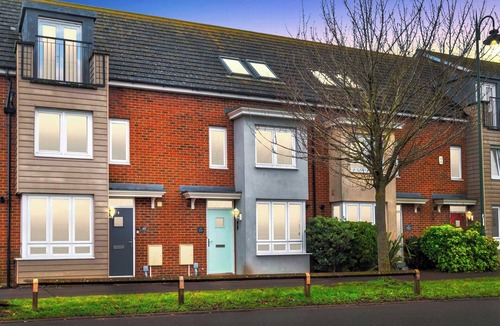 Peterborough House | Westlake Base, Contractor Group Friendly + Parking