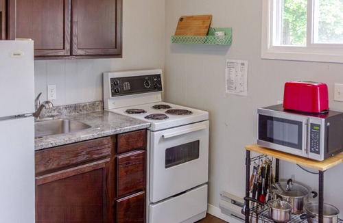 Bloomfield Apartment | Westlake Cottages The Rosehall PEC Waterfront Stay