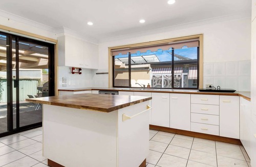 Batehaven House | Westlys Nest Summary: