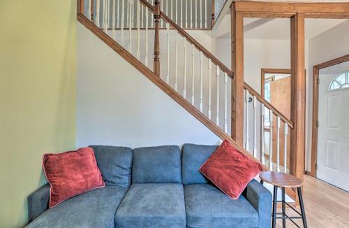 Westmont House | Westmont Home w/Hot Tub! Walk to Metra Station