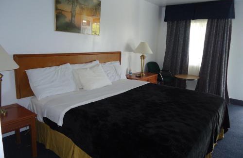 Beachville Hotel | Westmount Motel