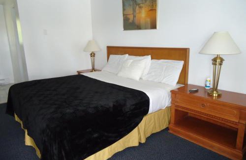 Beachville Hotel | Westmount Motel