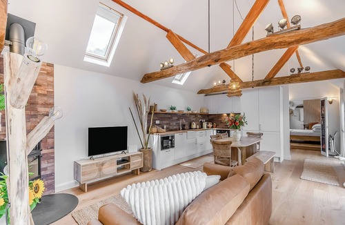 Guildford Cottage | Weston Cottage - UK50016