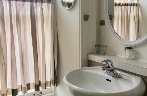 St. Mary's Hotel | Westover Inn