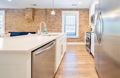 West Plaza Condo | Westport Loft Above Shops w/Private Entrance!
