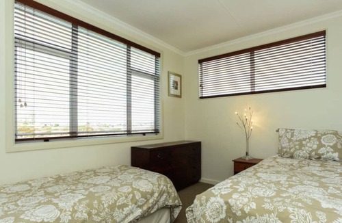 Westshore House | Westshore Beachfront