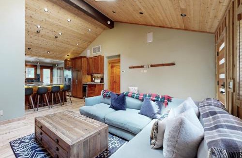 Tahoma House | Westshore Oasis