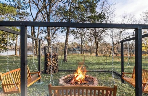 Wills Point House | Westshore Willis Point