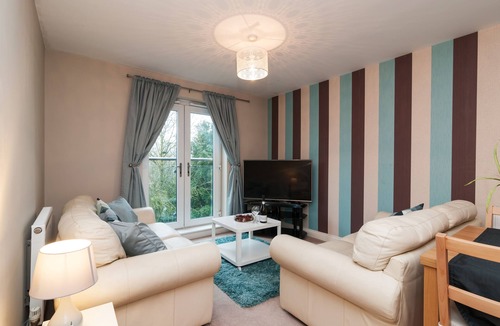 Basingstoke Apartment | Westside Apartments :Cosy 2 Bed 2 Bath Flat