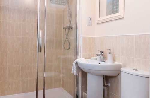 Basingstoke Apartment | Westside Apartments :Cosy 2 Bed 2 Bath Flat