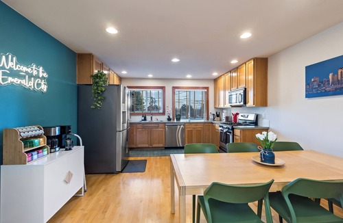 Genesee Apartment | Westside Den