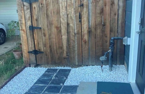 Ukiah Apartment | Westside Modern Studio