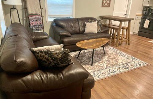 Mount Vernon House | Westside Stay in Mount Vernon