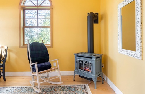 Greenbank House | Westside Waterfront View Home - Luxury 4-Bedroom