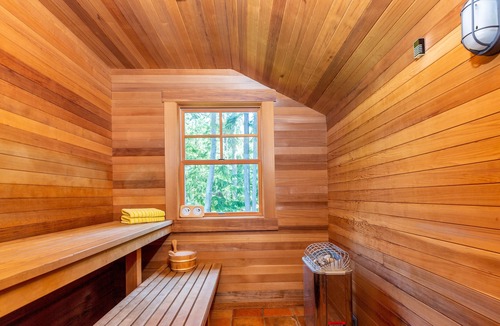 Greenbank House | Westside Waterfront View Home - Luxury 4-Bedroom