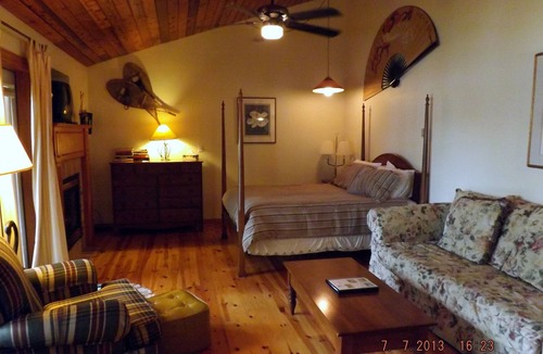 Buckhorn Hotel | Westwind Inn on the Lake