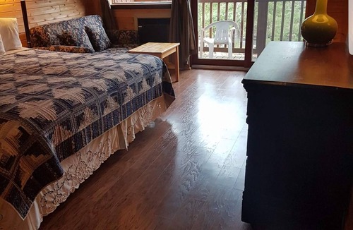 Buckhorn Hotel | Westwind Inn on the Lake