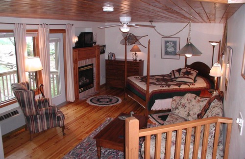 Buckhorn Hotel | Westwind Inn on the Lake
