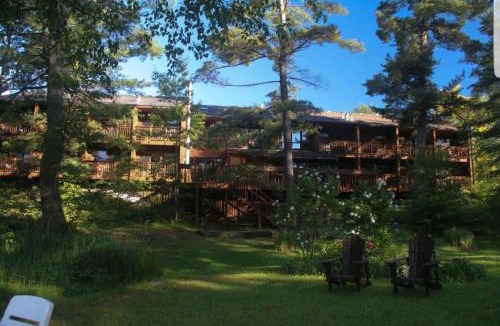 Buckhorn Cabin | Westwind Inn on the Lake