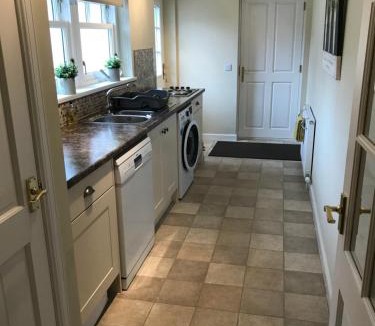 Aboyne House | Westwood Cottage