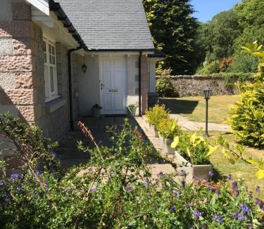 Aboyne House | Westwood Cottage