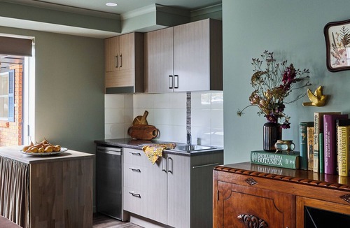 Bright Apartment | Westwood Lodge Apartments