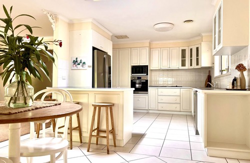 Bright Apartment | Westwood Lodge Apartments