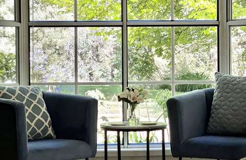 Bright Apartment | Westwood Lodge Apartments