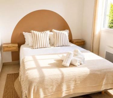 Beuzeville House | WesVillas No2 Modern House, Private Jacuzzi