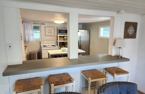 Palo Pinto County Cabin | Wet Feet Retreat! Lake front cabin in quiet cove.