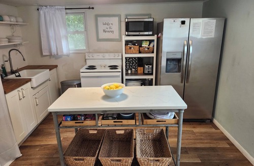 Palo Pinto County Cabin | Wet Feet Retreat! Lake front cabin in quiet cove.