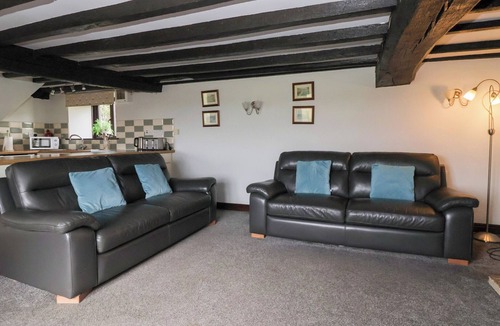 Scawton Cottage | WETHERCOTE COTTAGE, pet friendly, with a garden in Helmsley