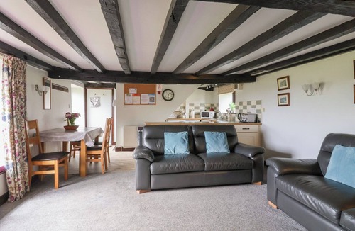 Scawton Cottage | WETHERCOTE COTTAGE, pet friendly, with a garden in Helmsley
