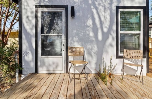 Jefferson Apartment | WeWelcome you to our 1 Bed 1 Bath Studio Unit B
