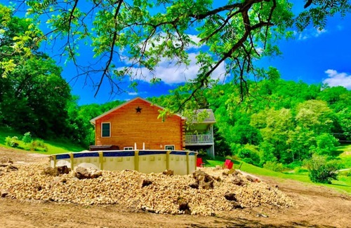 Lansing Cabin | Wexford Hollow w/ Pool & Hot Tub